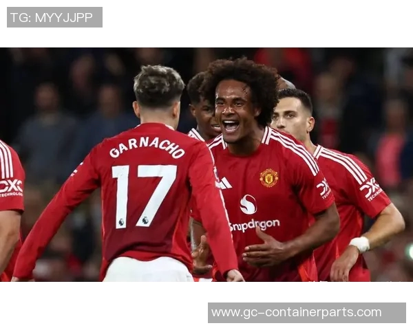 热爱红色的足球明星们展现激情与风采的精彩瞬间 热爱红色的足球明星们展现激情与风采的精彩瞬间