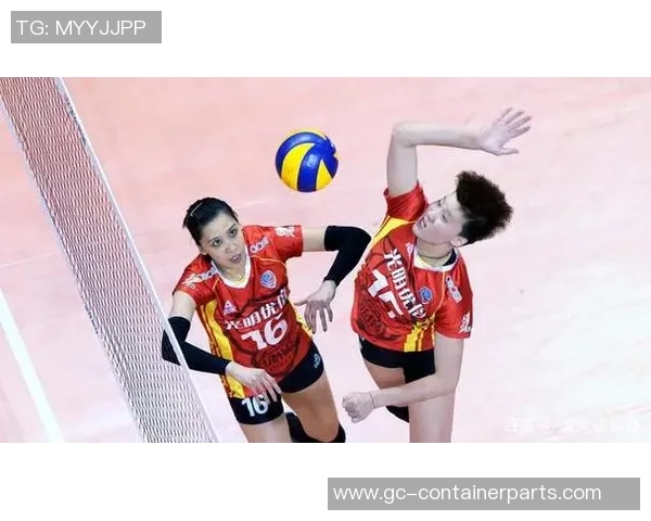 深圳排球队与重庆排球队赛后配合分析与战术总结 深圳排球队与重庆排球队赛后配合分析与战术总结