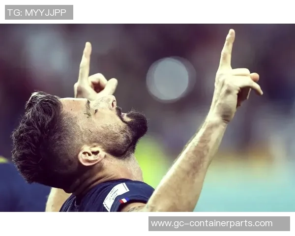 男足球明星吉鲁的传奇之路与场外生活的精彩瞬间 男足球明星吉鲁的传奇之路与场外生活的精彩瞬间