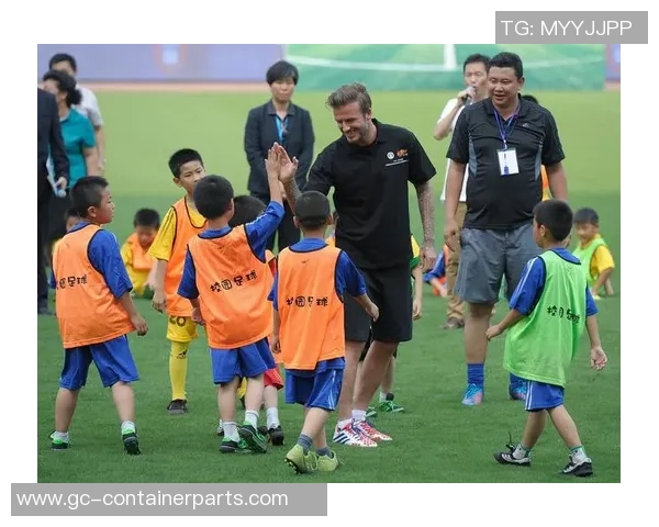 足球明星为何身高数据常常不一致揭秘背后的真实原因与影响 足球明星为何身高数据常常不一致揭秘背后的真实原因与影响